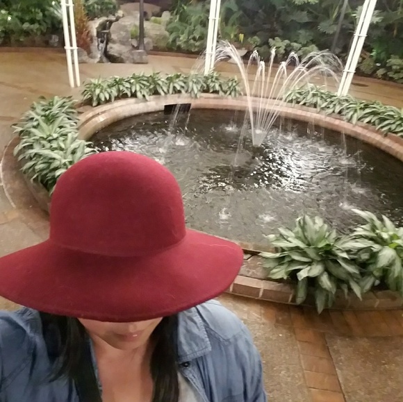 Meet your Posher - Picture 1 of 1